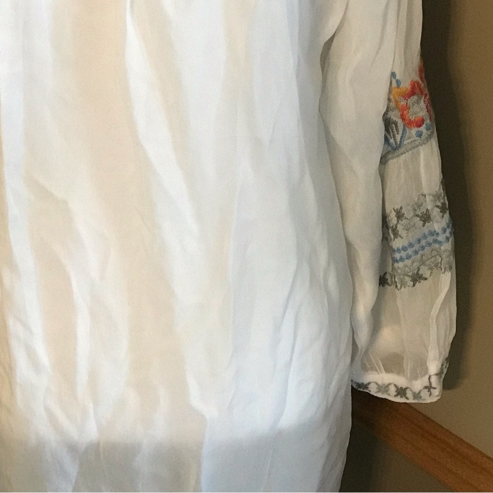 JOHNNY WAS White Rayon Tunic Blouse Top Colorful Floral EMBROIDERY Size Small - Picture 9 of 11